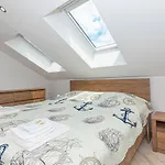 Pet Friendly In Apartment Pirovac