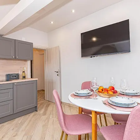 Lovely In With Kitchen *