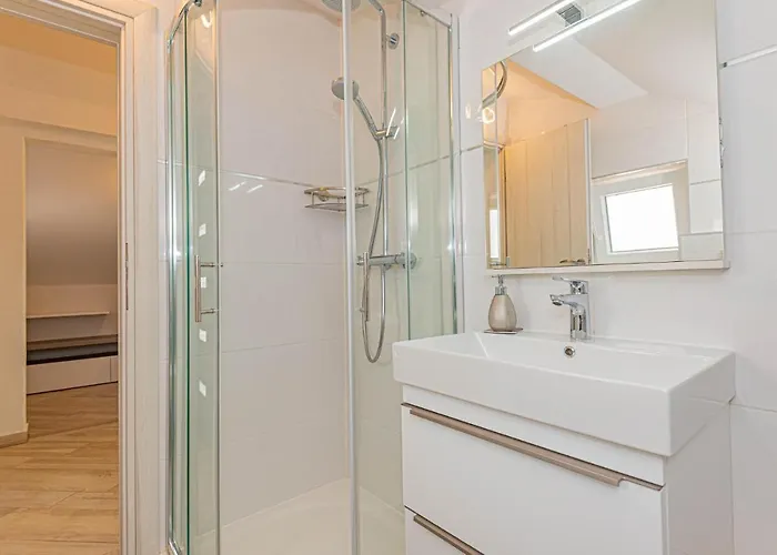 Pet Friendly In Pirovac